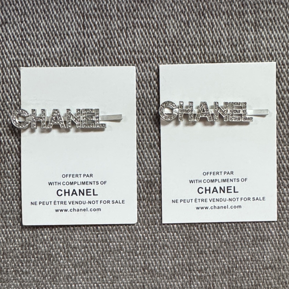 Chanel 2pc Rhinestone Hair Pins GWP NWT exclusive gift with purchase with card